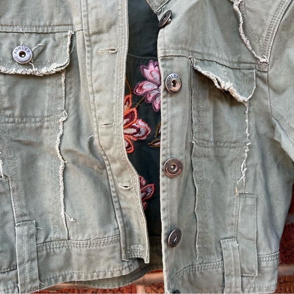 Ashley Khaki Olive Green Distressed Hem Cropped Pink Floral Embroidered Jacket - Picture 4 of 4